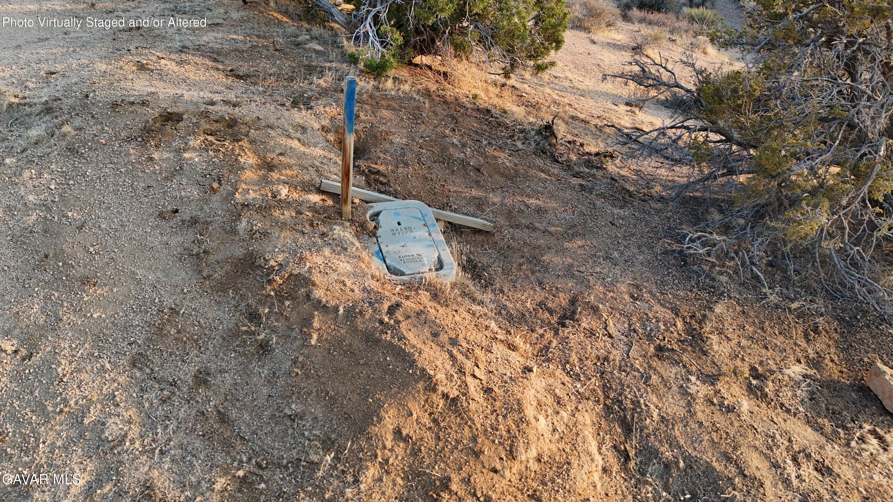 Mountain View Road Apple Valley, CA 92308 - Photo 8 of 13 a view of a dry yard