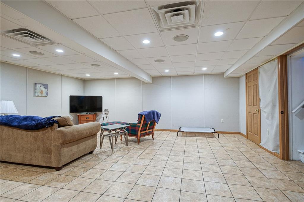 212 Hanover Kendall Road Clinton, PA 15026 - Photo 19 of 20 Gallery Image 19
