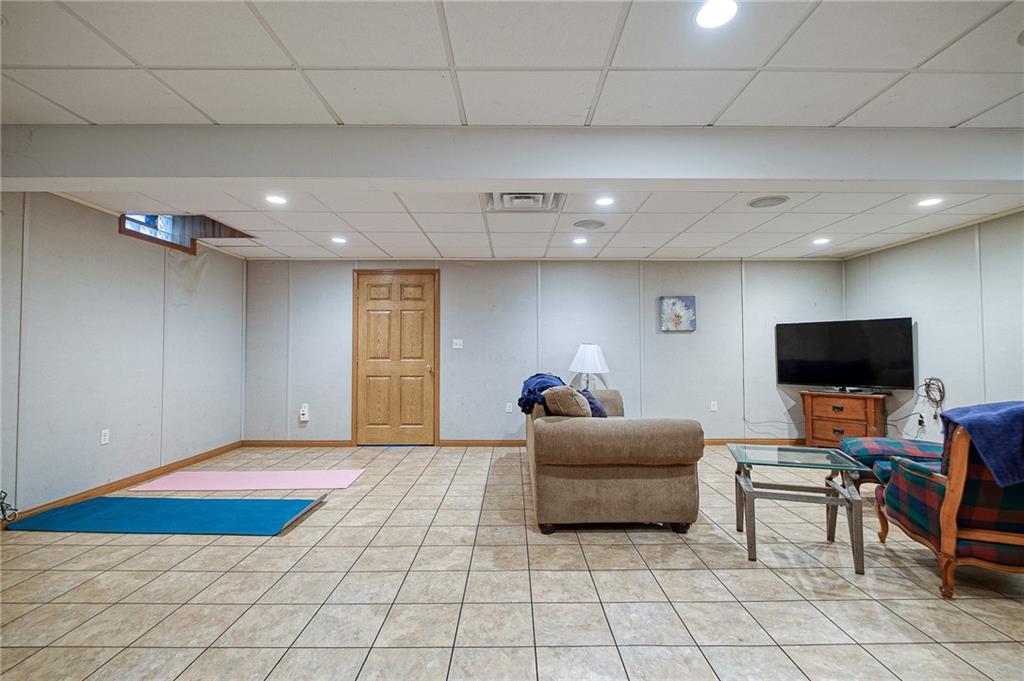 212 Hanover Kendall Road Clinton, PA 15026 - Photo 20 of 20 Gallery Image 20