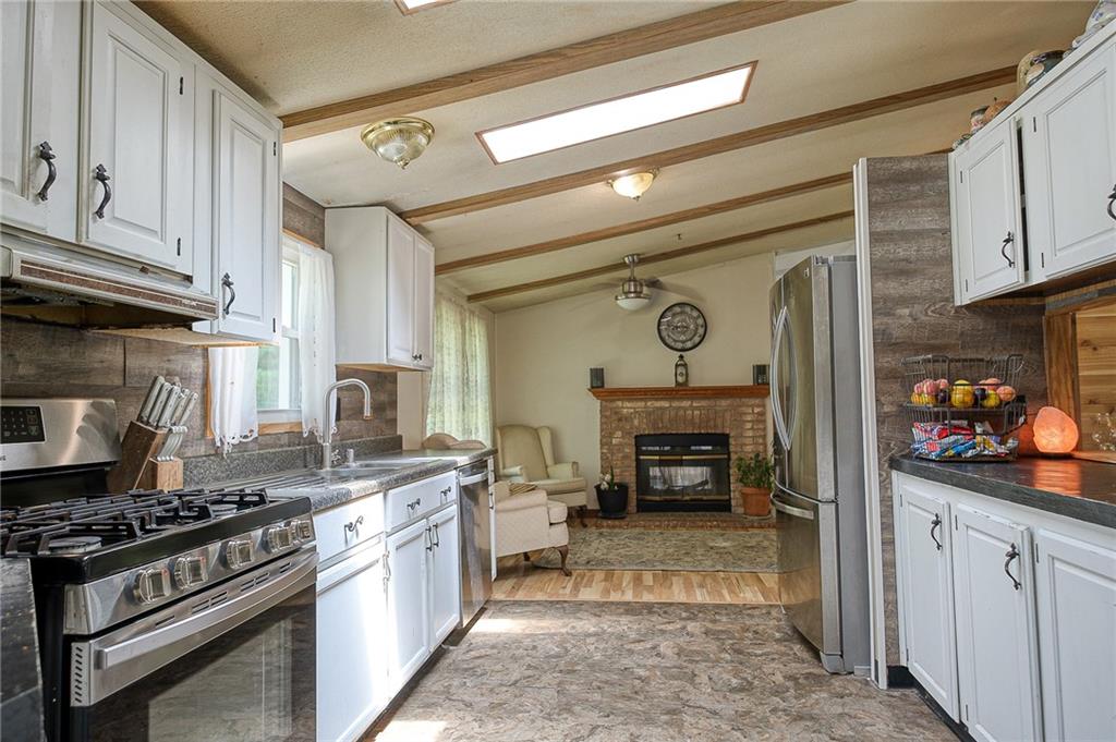 212 Hanover Kendall Road Clinton, PA 15026 - Photo 7 of 20 Gallery Image 7