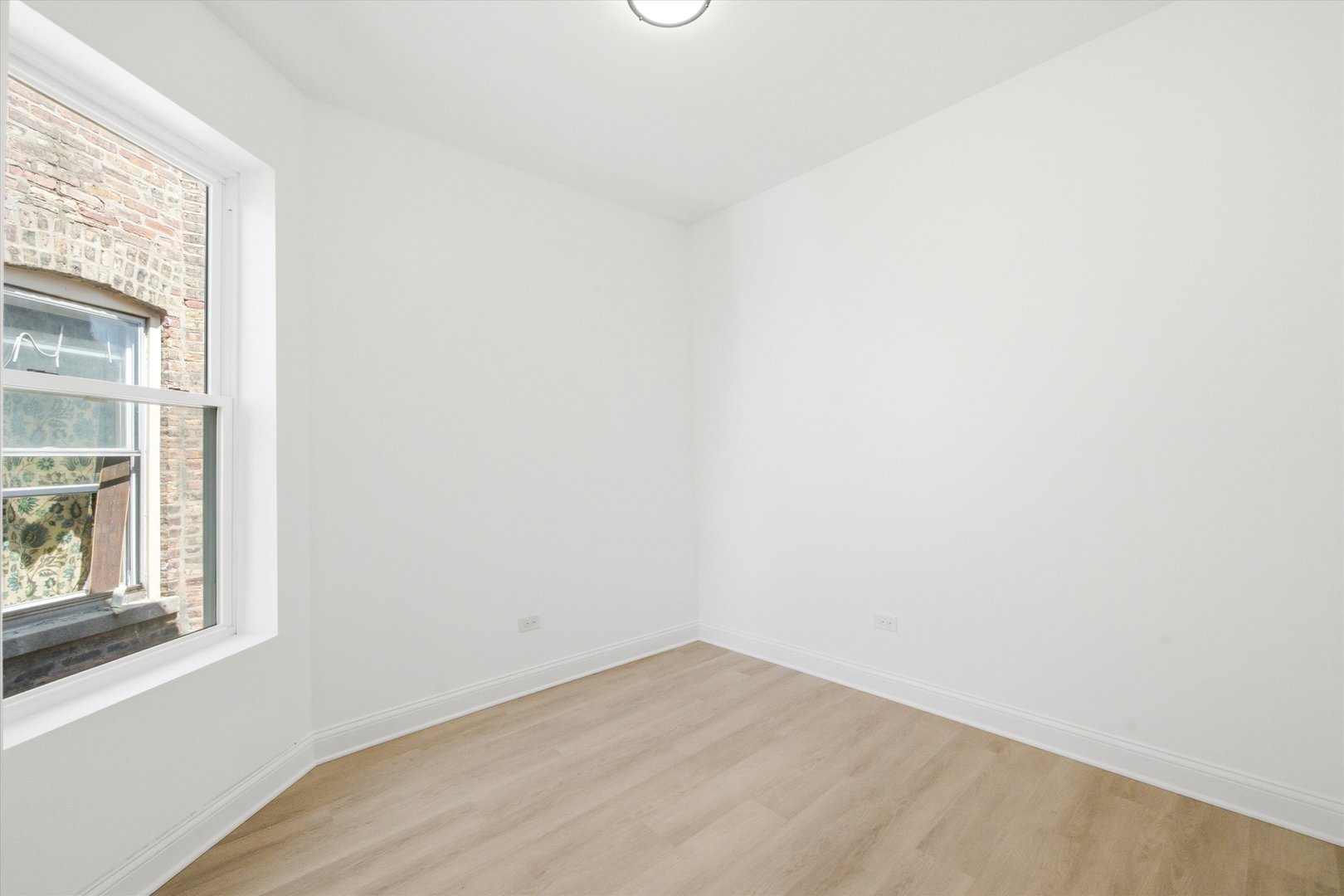 7018 South Rhodes Avenue Chicago, IL 60637 - Photo 17 of 26 Gallery Image 17