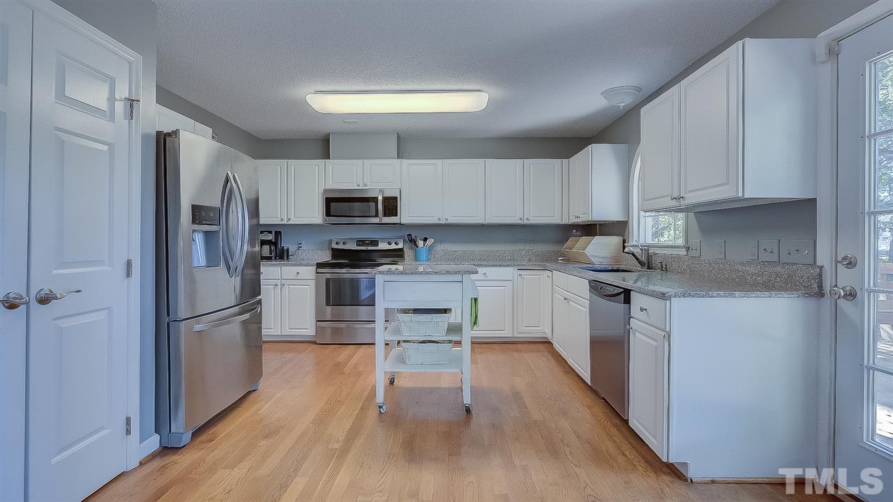 2041 Muirfield Village Way Raleigh, NC 27604 - Photo 6 of 25 Gallery Image 6