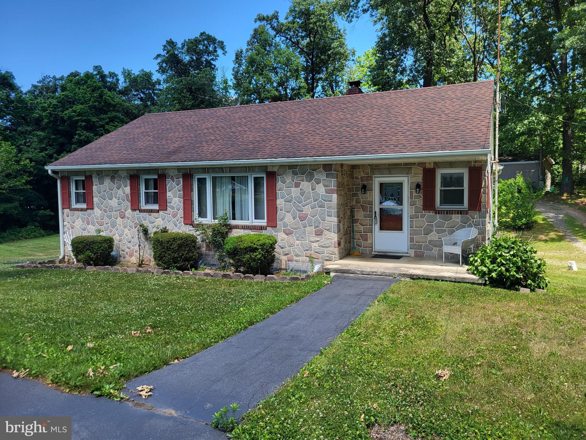 1859 Leafmore Road Chambersburg, PA 17202 - Photo 2 of 29