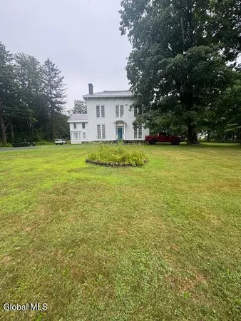 $1,200 | 152 Main Street, Unit 1, Hoosick Falls, NY 12090