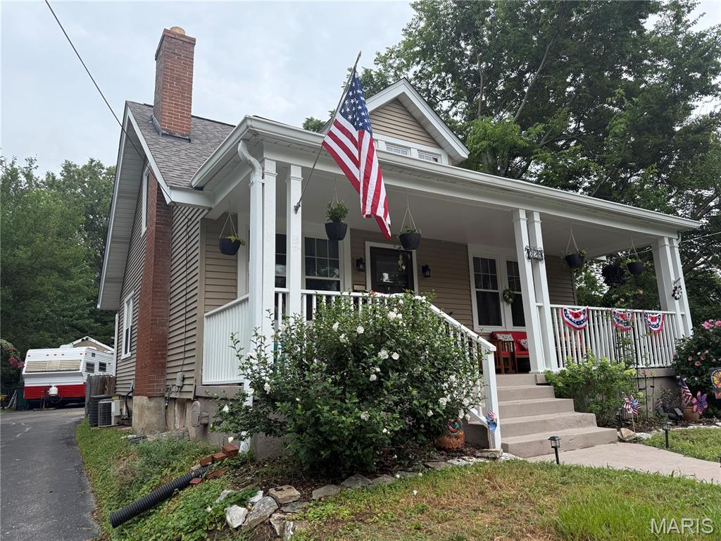 329 Stark Court Webster Groves, MO 63119 - Photo 2 of 27