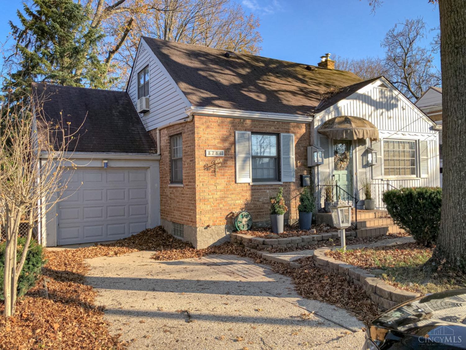 8786 Daly Road Cincinnati, OH 45231 - Photo 2 of 42