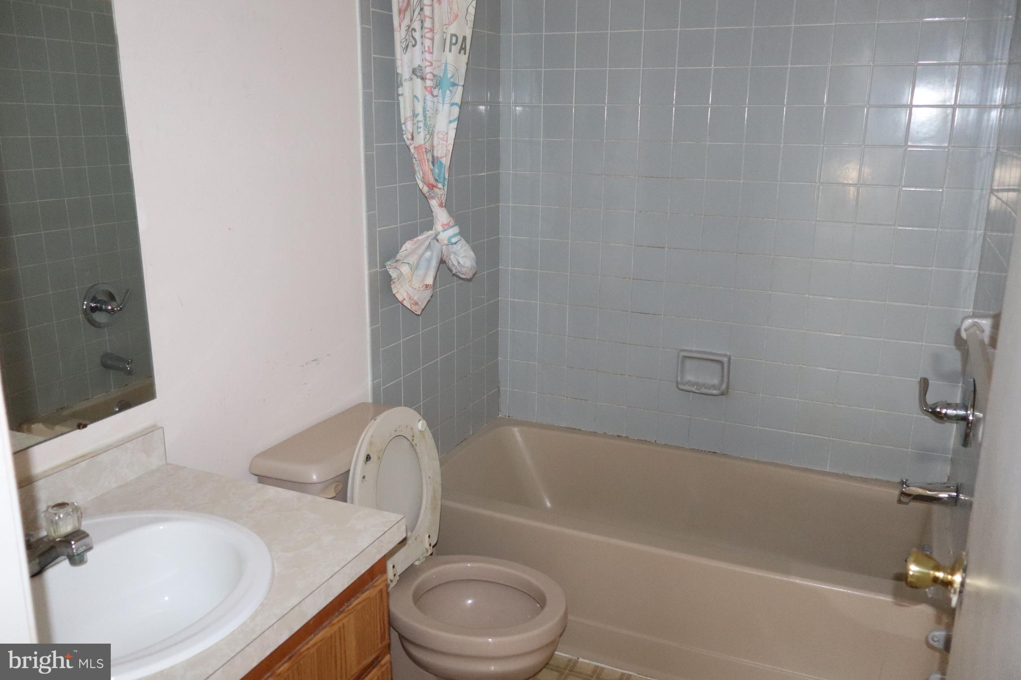 1153 Old Forge Road New Castle, DE 19720 - Photo 14 of 15 Full Hall Bath