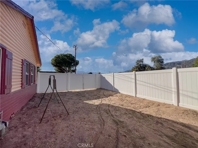 a view of an entryway of the house