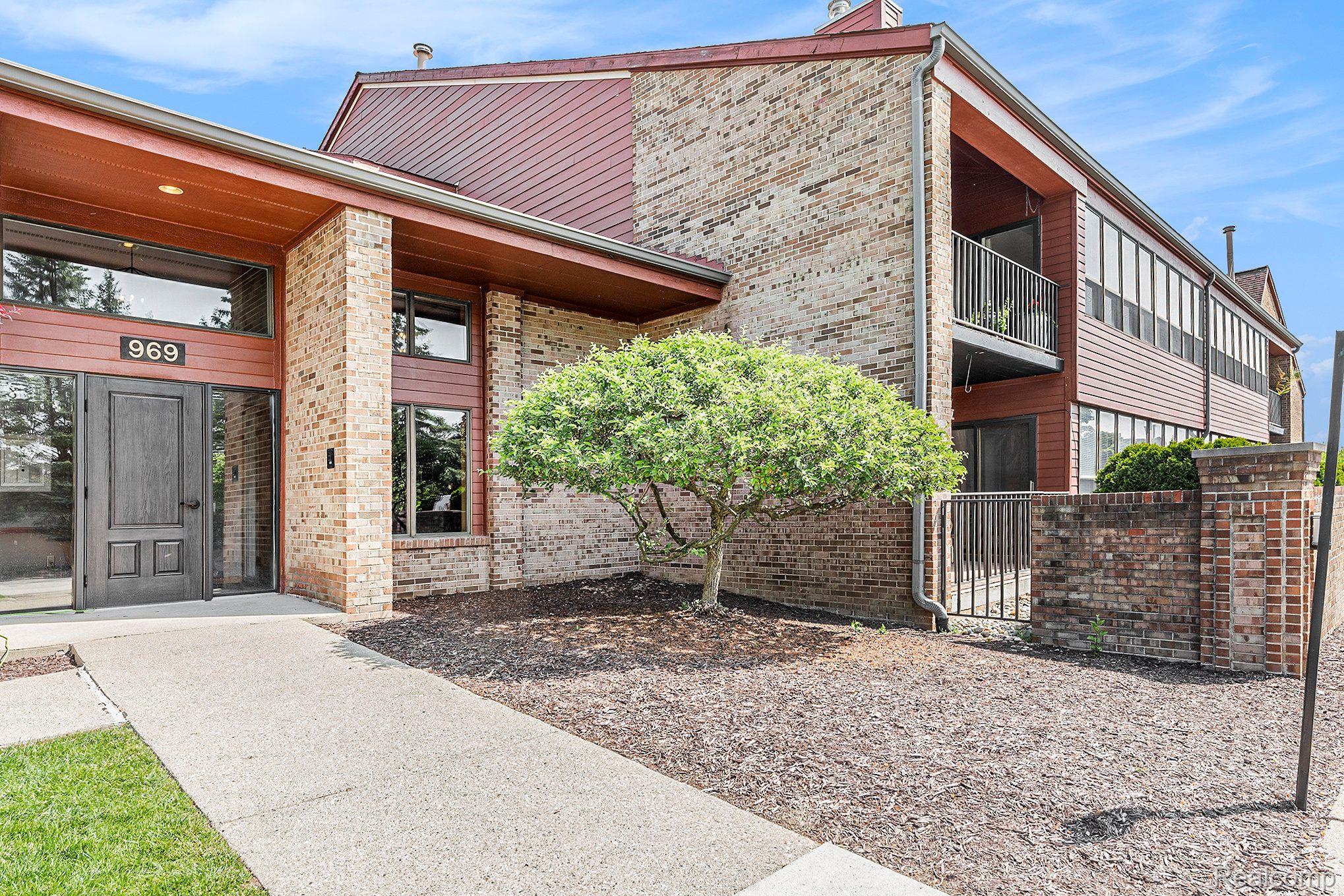 969 GreenView Court, Unit 43 Rochester, MI 48307 - Photo 1 of 16 Gallery Image 1