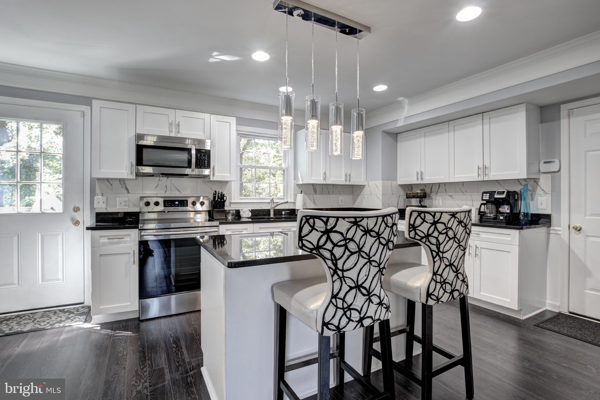 7210 Joshua Tree Lane Springfield, VA 22152 - Photo 5 of 53