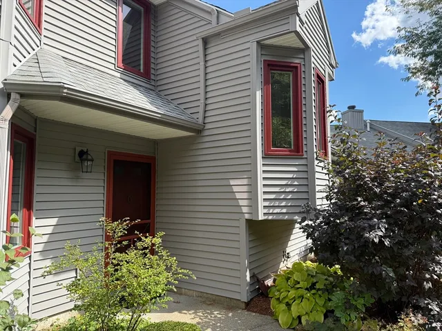 $375,000 | 19 McIntosh Drive, Unit 19, Amherst, MA 01002