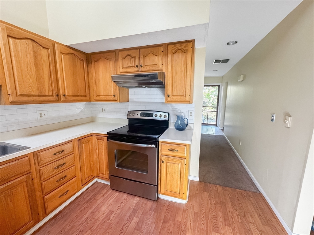 19 McIntosh Drive, Unit 19 Amherst, MA 01002 - Photo 16 of 33