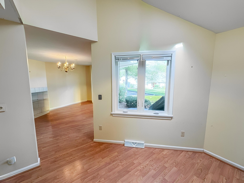 19 McIntosh Drive, Unit 19 Amherst, MA 01002 - Photo 18 of 33