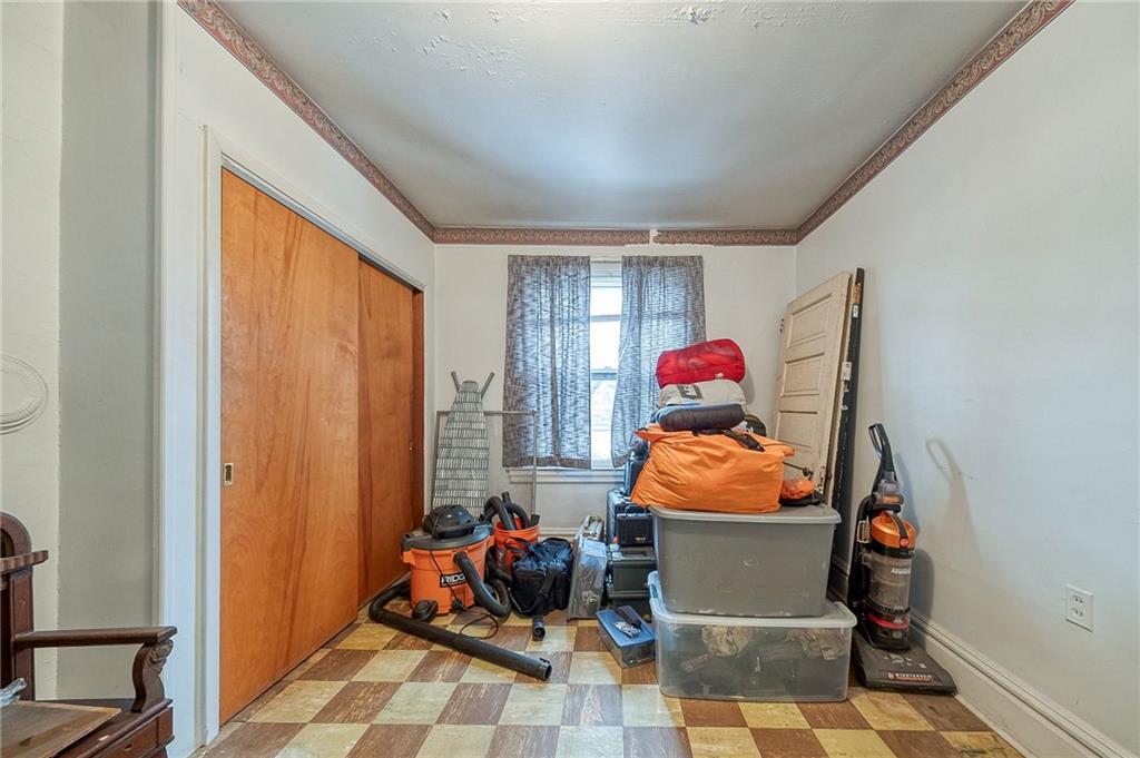 232 Chadwick Street Sewickley, PA 15143 - Photo 20 of 36 a room with toys and window