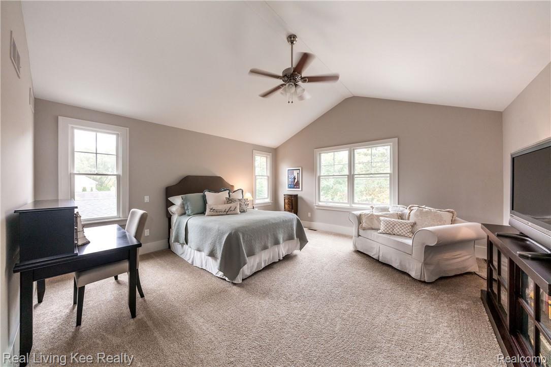 211 North Alice Avenue Rochester, MI 48307 - Photo 24 of 42 massive master suite!