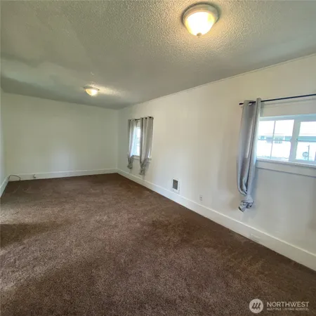 $1,800 | 2716 Sylvan Drive West, University Place, WA 98466