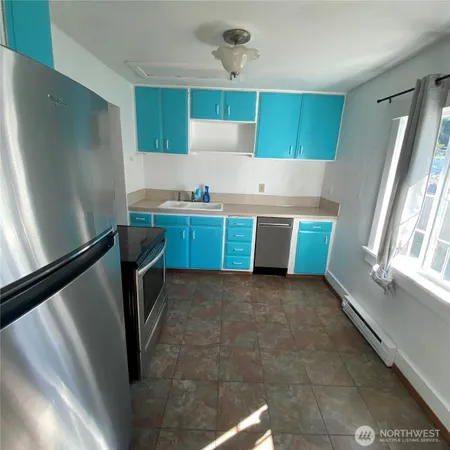 $1,800 | 2716 Sylvan Drive West, University Place, WA 98466