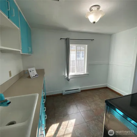 $1,800 | 2716 Sylvan Drive West, University Place, WA 98466