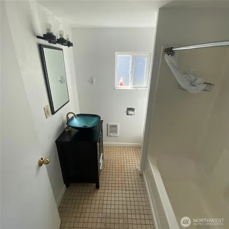 $1,800 | 2716 Sylvan Drive West, University Place, WA 98466