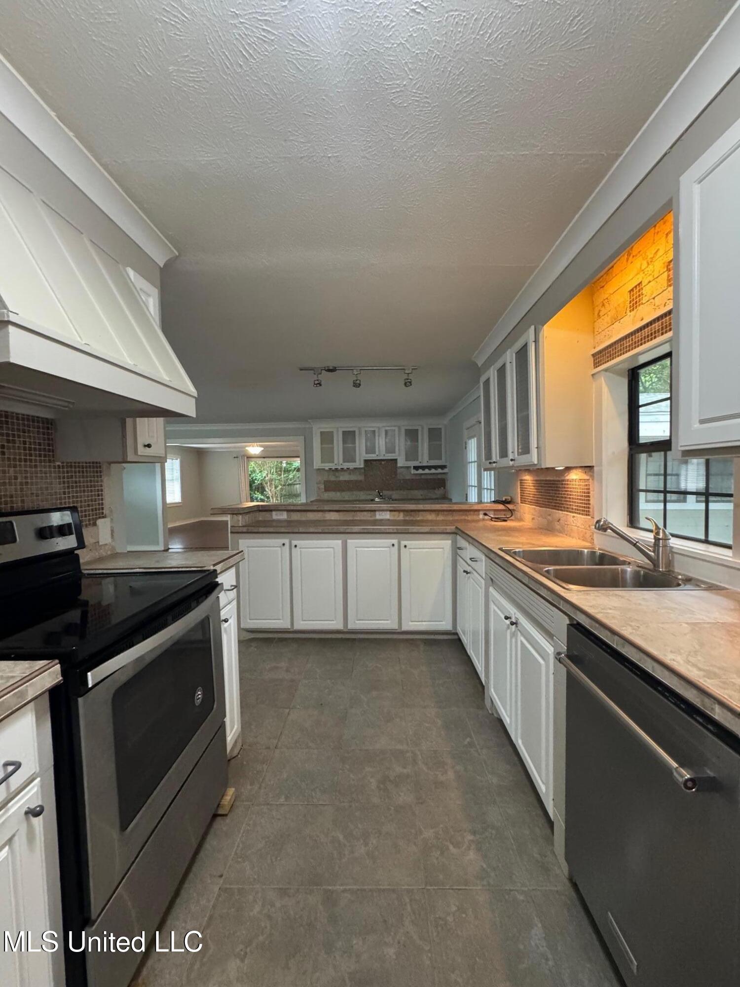 1415 Winchester Street Jackson, MS 39211 - Photo 23 of 44 IMG_4736