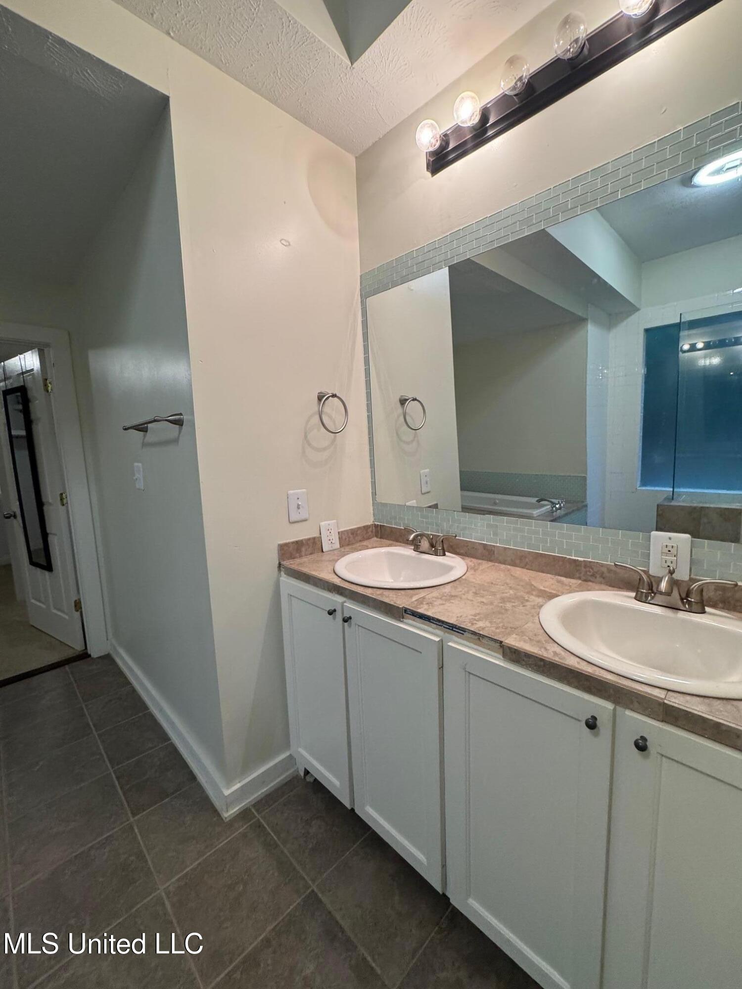 1415 Winchester Street Jackson, MS 39211 - Photo 35 of 44 IMG_4759