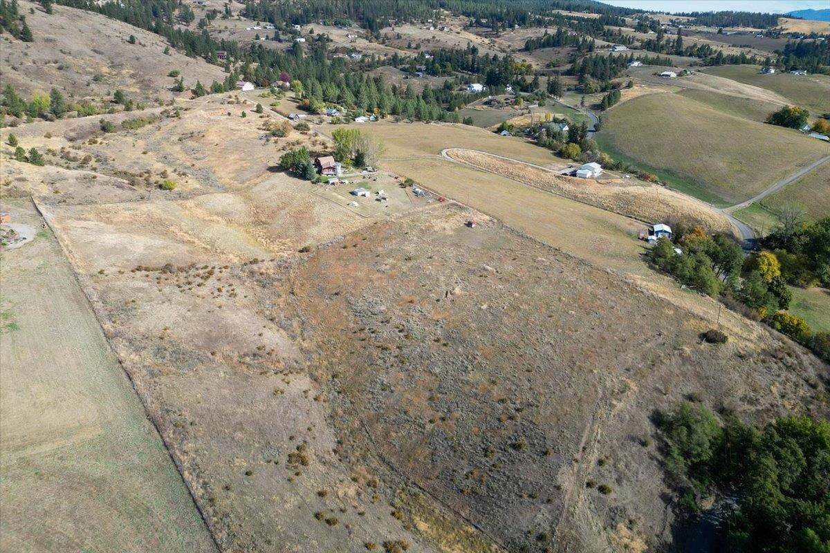 10990 South Fruit Street Spokane, WA 99223 - Photo 8 of 24