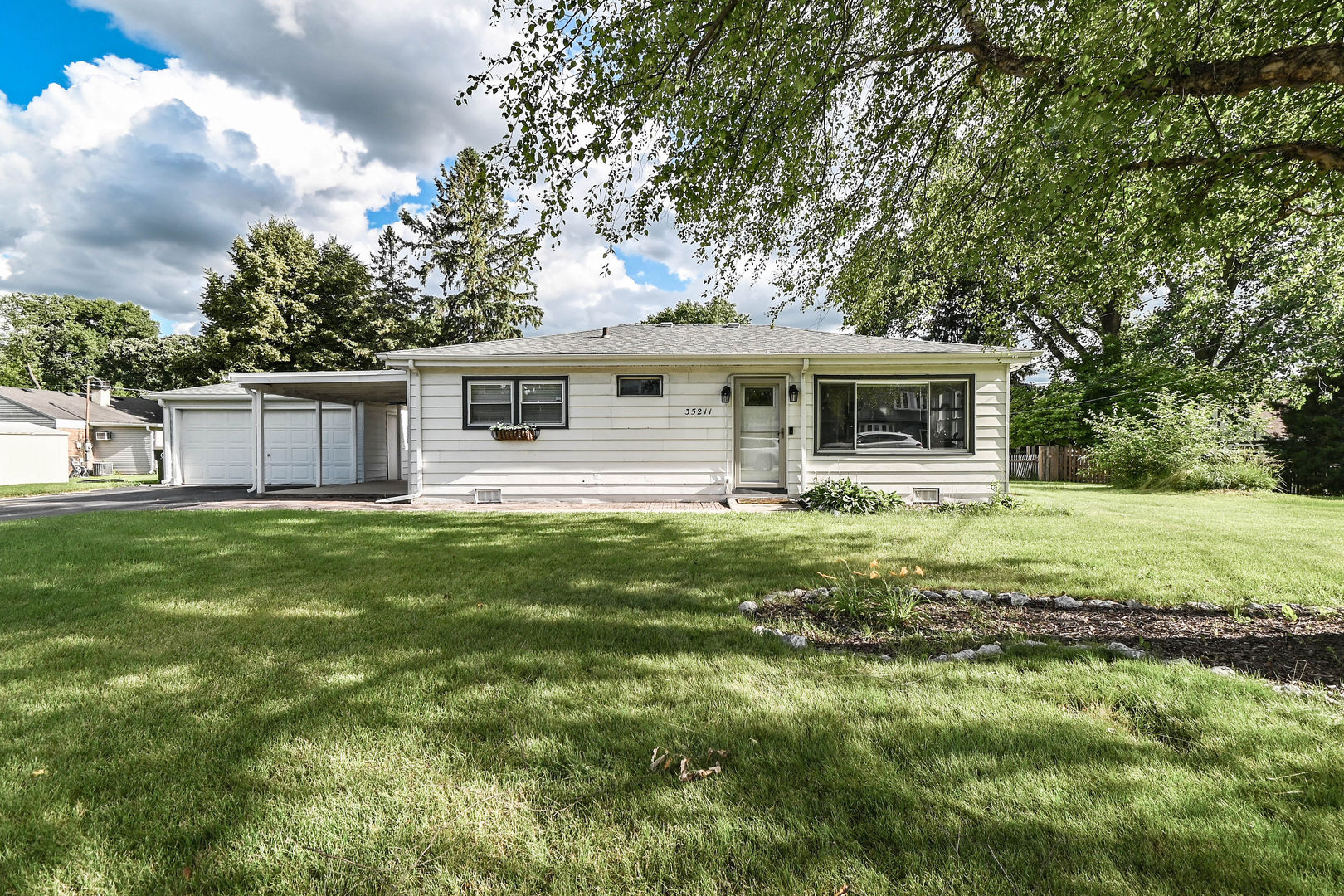 35211 North Edgewater Lane Ingleside, IL 60041 - Photo 1 of 26