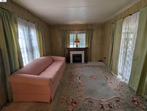 $74,500 | 3913 Castro Valley Boulevard, Unit 6, Castro Valley, CA 94546