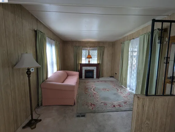 $74,500 | 3913 Castro Valley Boulevard, Unit 6, Castro Valley, CA 94546