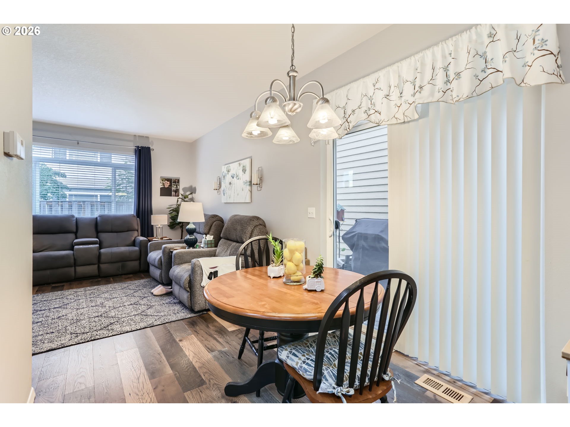 20607 Southwest Rosemount Street Beaverton, OR 97078 - Photo 13 of 27 Bathroom