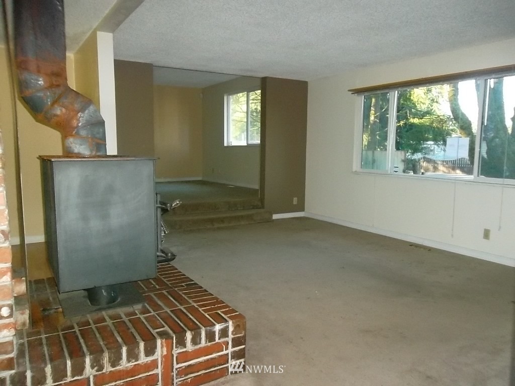 6436 Kirsop Road Southwest Tumwater, WA 98512 - Photo 5 of 24 Gallery Image 5