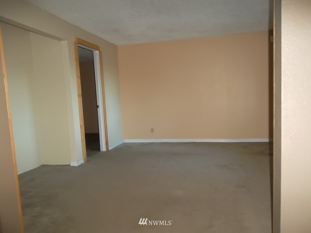 6436 Kirsop Road Southwest Tumwater, WA 98512 - Photo 9 of 24 Gallery Image 9