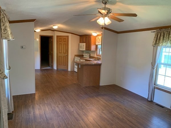 557 Southwest Cutoff, Unit 87 Worcester, MA 01607 - Photo 3 of 15