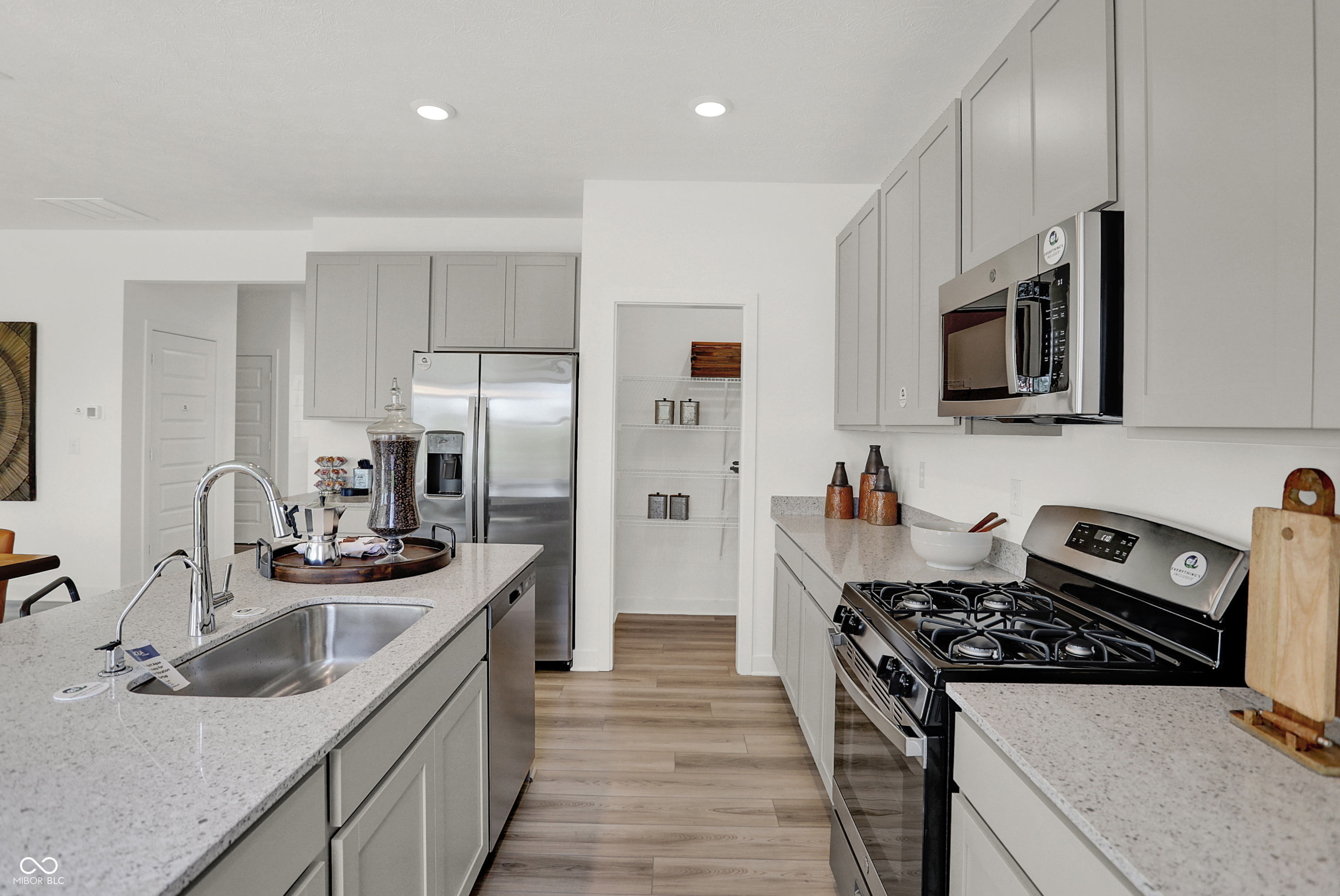 8853 Alexander Ridge Drive McCordsville, IN 46055 - Photo 13 of 54