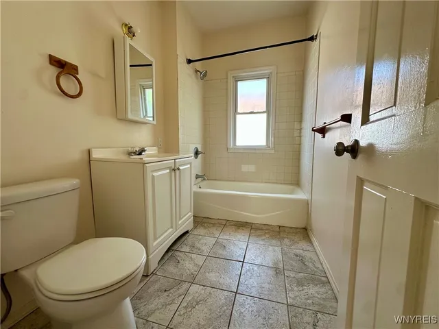 $1,400 | 127 Hayden Street, Buffalo, NY 14210