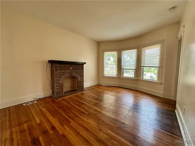 $1,400 | 127 Hayden Street, Buffalo, NY 14210