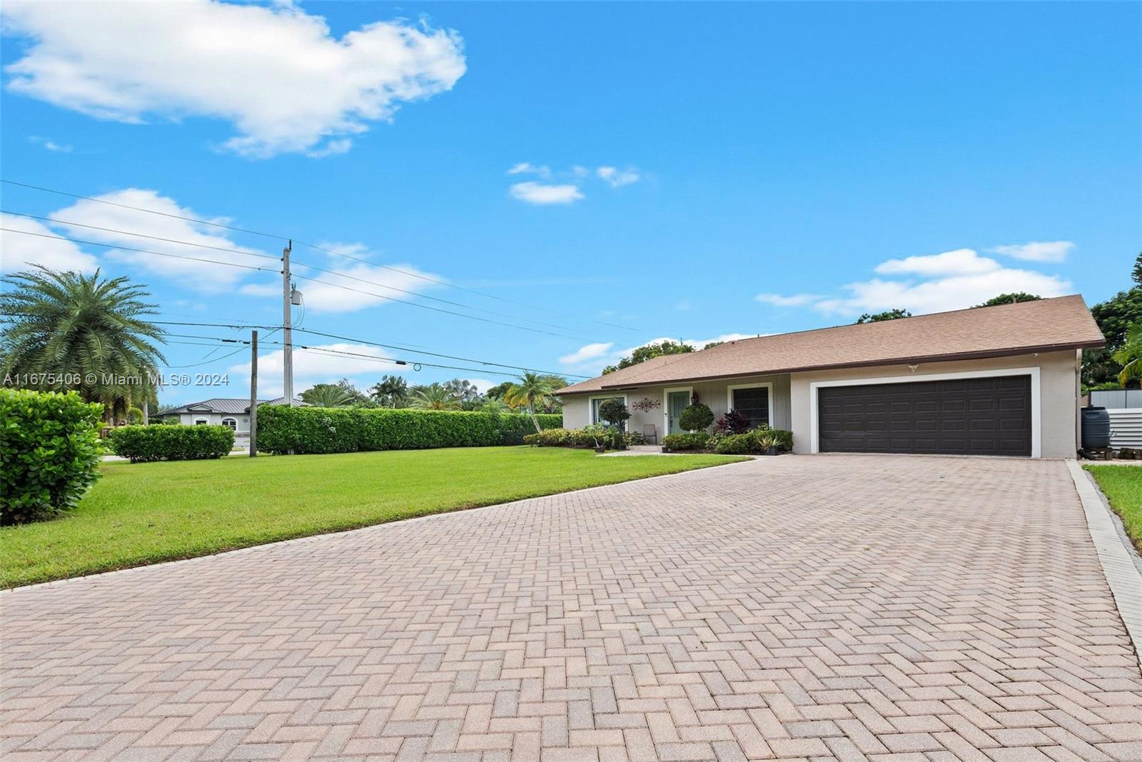 18540 Southwest 61st Court Southwest Ranches, FL 33332 - Photo 3 of 38 Gallery Image 3