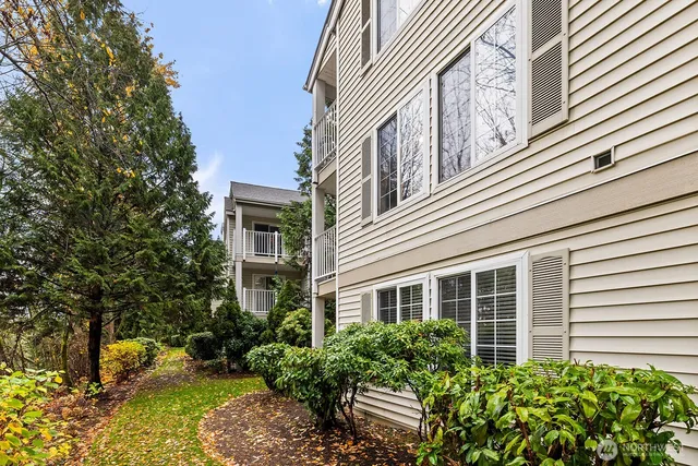 $499,000 | 1692 118th Avenue Southeast, Unit A203, Bellevue, WA 98005