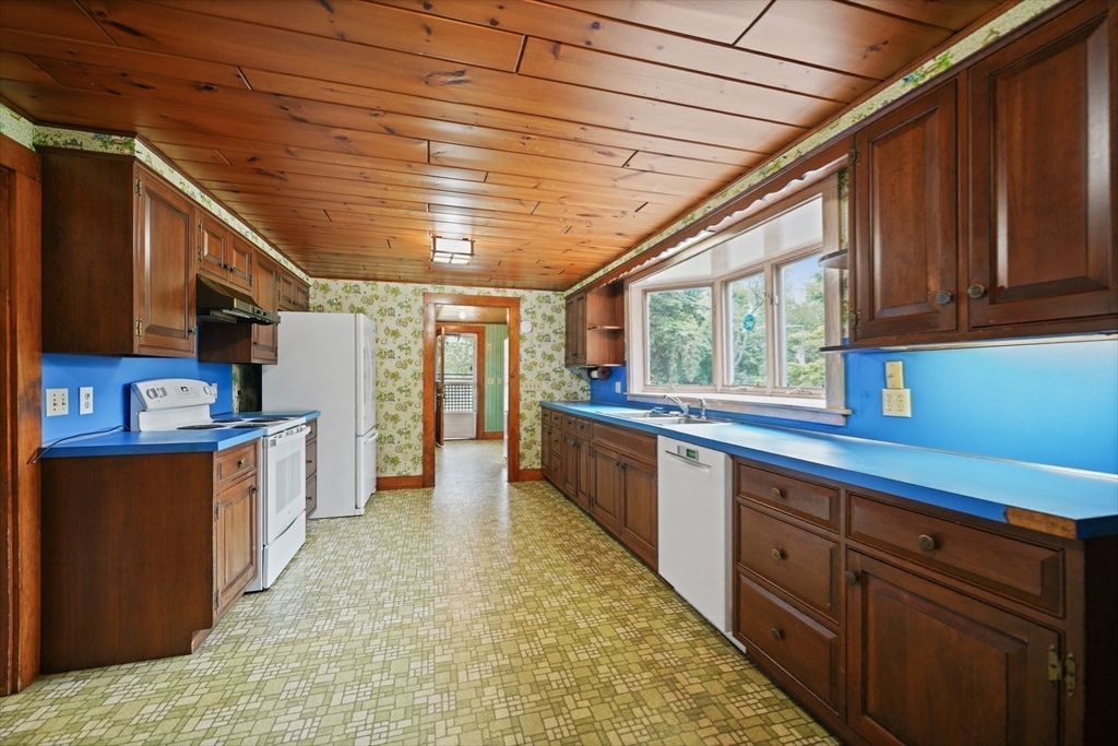 651 Point Road Marion, MA 02738 - Photo 7 of 28