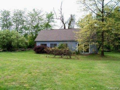 9470 Fox Hollow Road Clarkston, MI 48348 - Photo 10 of 11 Outbuilding