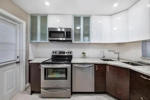 $320,000 | 2097 South Ocean Drive, Unit 411, Hallandale Beach, FL 33009