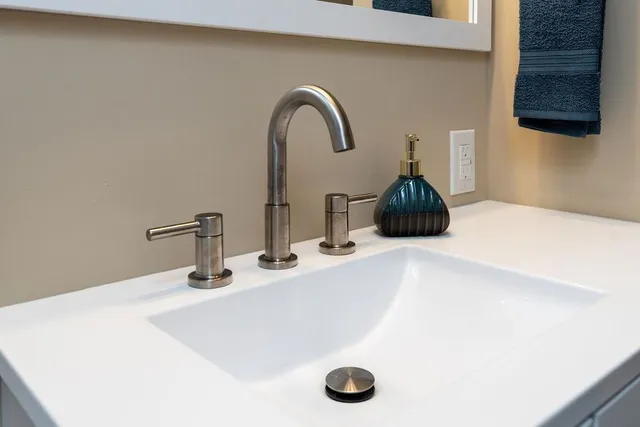 a close view of sink and tap