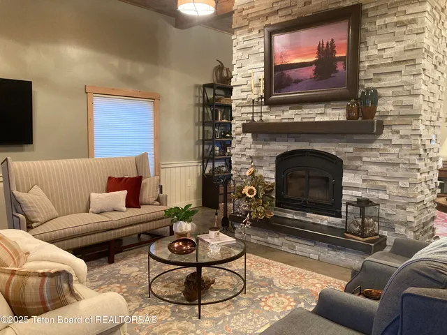 $1,895,000 | 321 Western Sky Drive, Etna, WY 83118