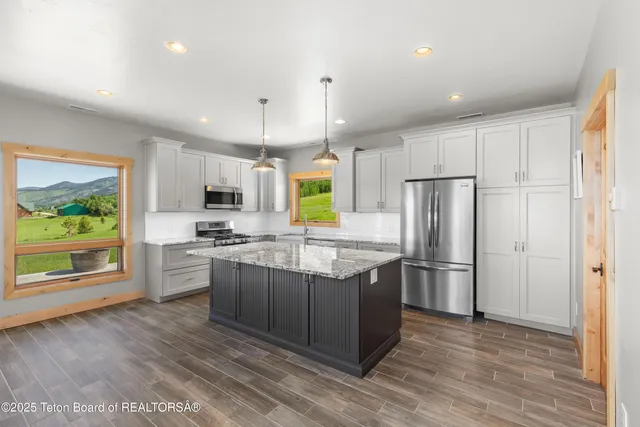 $1,895,000 | 321 Western Sky Drive, Etna, WY 83118