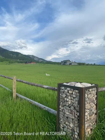$1,895,000 | 321 Western Sky Drive, Etna, WY 83118