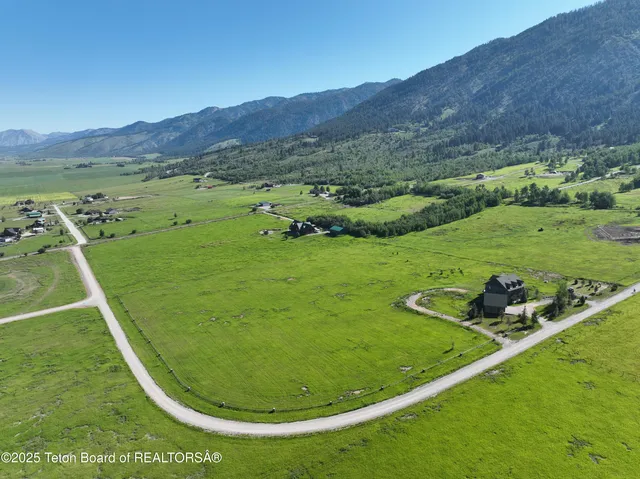 $1,895,000 | 321 Western Sky Drive, Etna, WY 83118