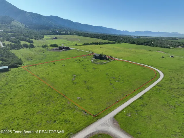 $1,895,000 | 321 Western Sky Drive, Etna, WY 83118