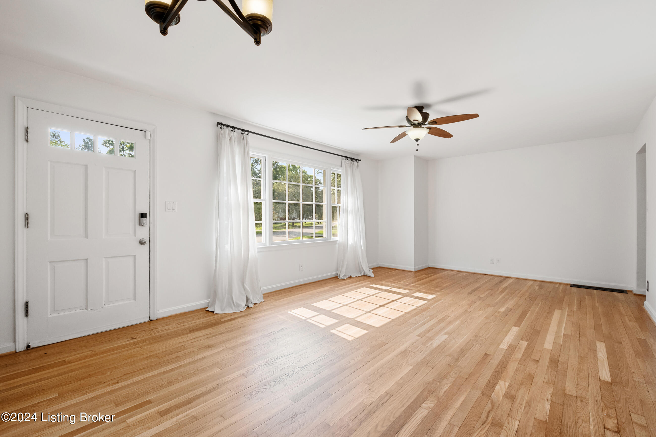 3010 Radiance Road Louisville, KY 40220 - Photo 2 of 25 3010radiance_008