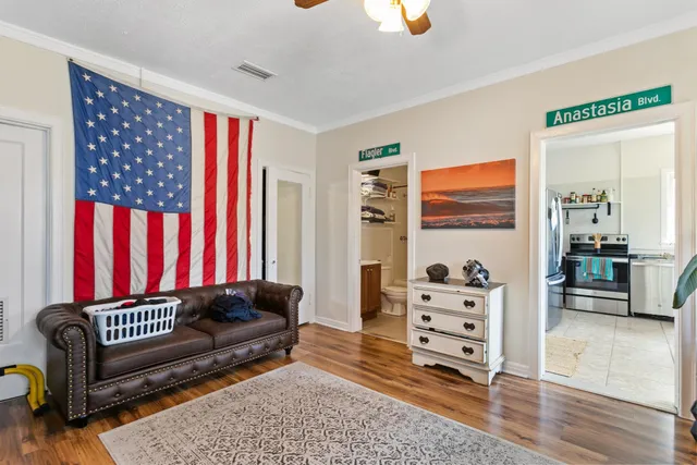 a view of entryway with washer and dryer