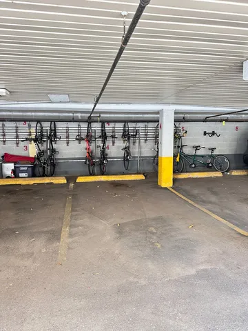 $2,800 | 435 West Oakdale Avenue, Unit 2E, Chicago, IL 60657